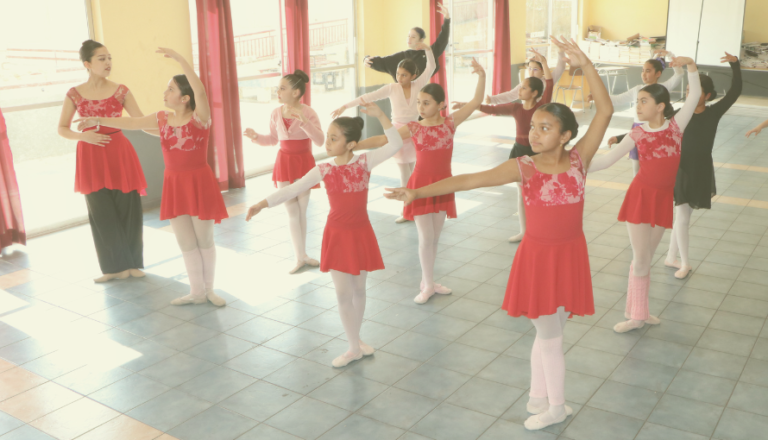 Taller de Ballet en el Santa María de La Florida Colegio Santa María